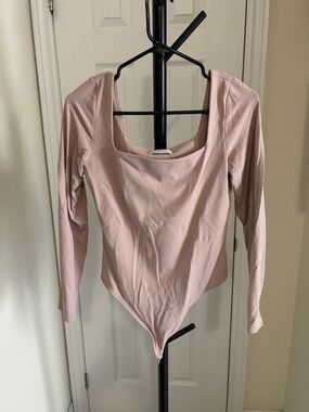 Babaton Long Sleeve Scoop-Neck Bodysuit in Dusty Pink